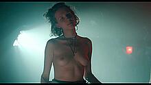 Mariya Lukyanova topless at Osobennosti natsionalnoy bolnitsy