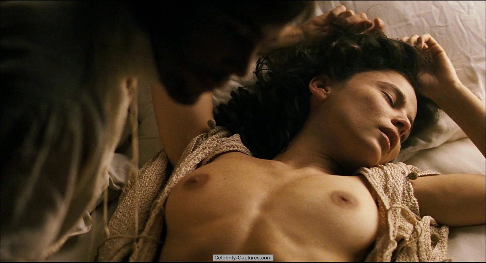 Elena Anaya naked in sex scenes from Alatriste